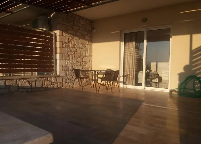 Nereids Apartments-Erato